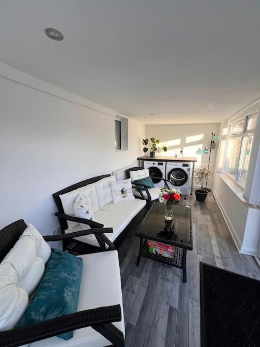 Ivy Cottage Престатин Экстерьер фото